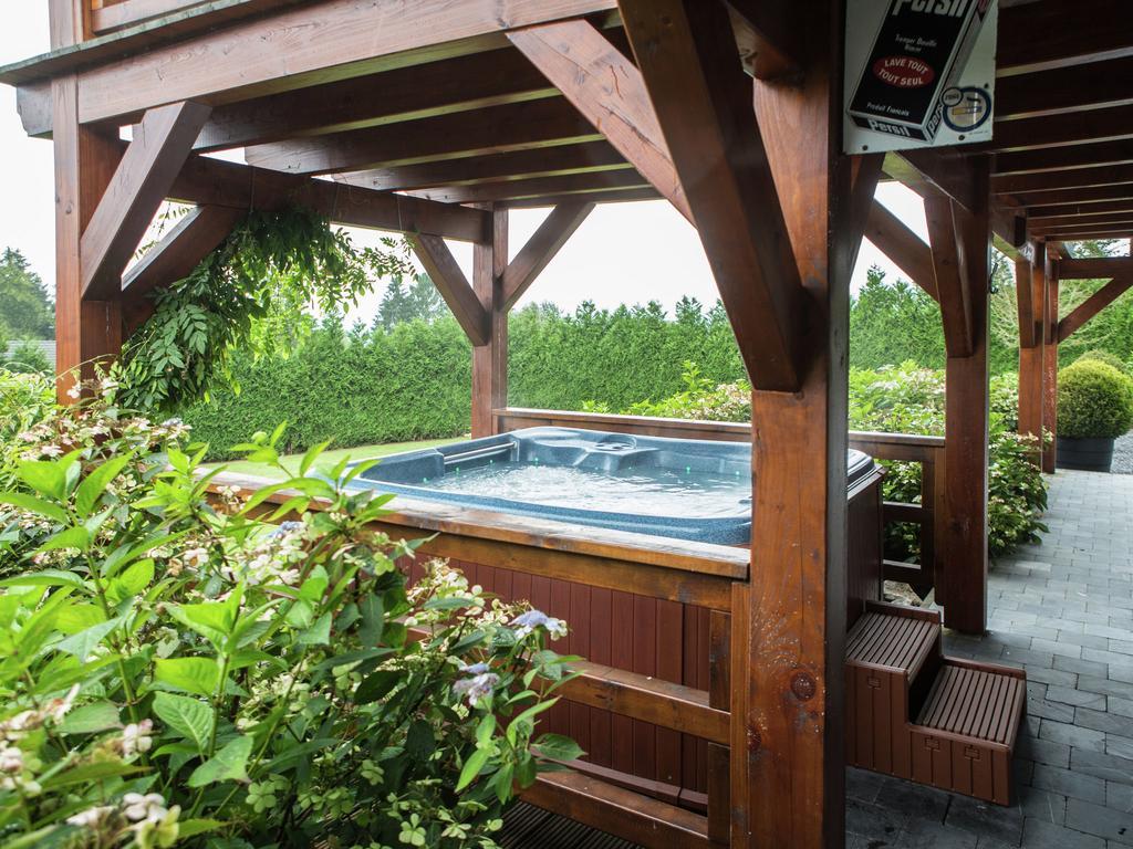 Affluent Chalet In Septon With Bubble Bath Villa Durbuy Exterior foto